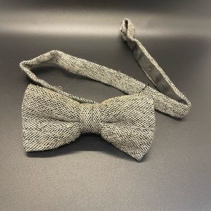Very cool Black & White Micro Pattern adjustable Bow Tie